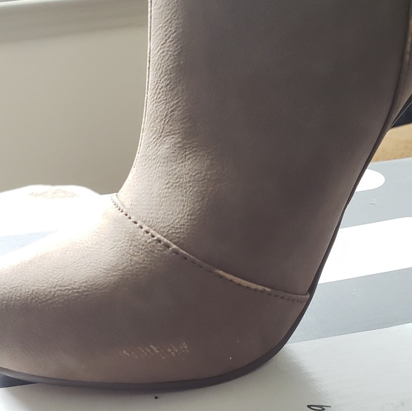 Michael Antonio Mains Ankle Bootie - Picture 4 of 8